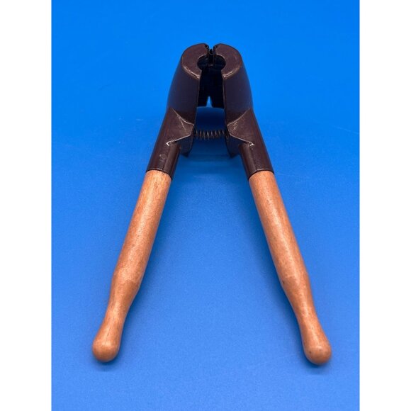 Vintage Nutcracker Hand Tool Professional Woodworking Kitchen Accessory - Picture 3 of 7